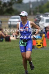 110522_auburntri_lc_diana_finish